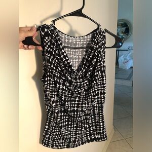 Top black & white size small